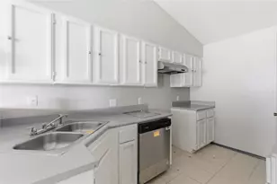 10600 N Platt River Dr, Austin, TX 78748 - Photo 6