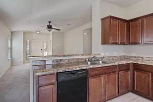 180 Eagle Dr, Luling, TX 78648 - Photo 6