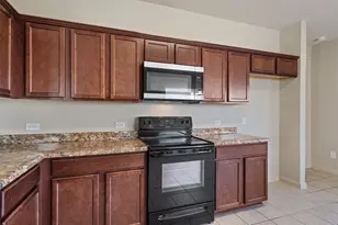 180 Eagle Dr, Luling, TX 78648 - Photo 10