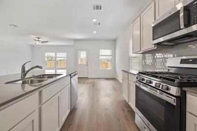 10713 Steinbeck Drive, Austin, TX 78747 - Photo 14