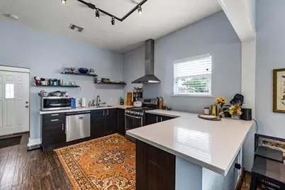 2710 Avenue P 1/2, Galveston, TX 77550 - Photo 24
