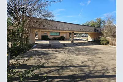 1225 N Avenue C, Elgin, TX 78621 - Photo 2