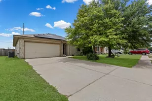 120 Holland St, Hutto, TX 78634 - Photo 2
