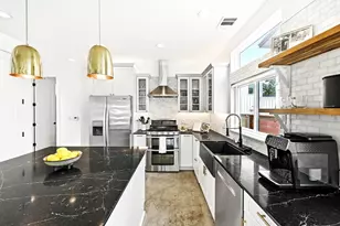 1704 E 13th St, Austin, TX 78702 - Photo 18
