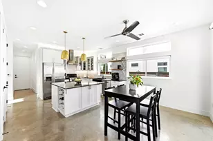 1704 E 13th St, Austin, TX 78702 - Photo 10