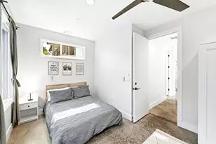 1704 E 13th St, Austin, TX 78702 - Photo 20