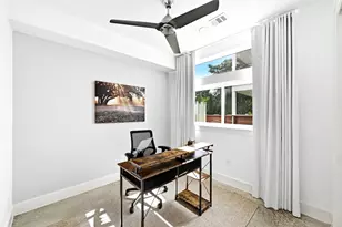 1704 E 13th St, Austin, TX 78702 - Photo 18