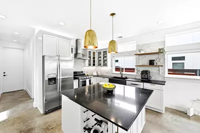1704 E 13th Street #B, Austin, TX 78702 - Photo 14