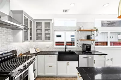 1704 E 13th Street #B, Austin, TX 78702 - Photo 14