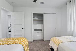 800 Huntingdon Pl, Austin, TX 78745 - Photo 16