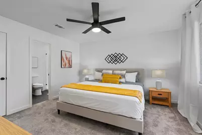 800 Huntingdon Place, Austin, TX 78745 - Photo 8
