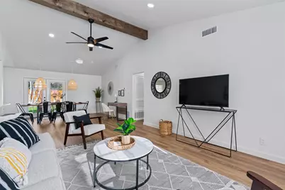 800 Huntingdon Place, Austin, TX 78745 - Photo 2