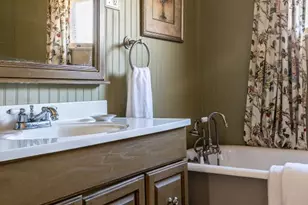 303 W Austin St, Fredericksburg, TX 78624 - Photo 20