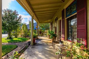 303 W Austin St, Fredericksburg, TX 78624 - Photo 4