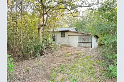 117 Caddo, Smithville, TX 78957 - Photo 6