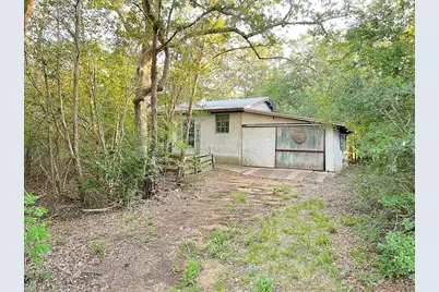 117 Caddo, Smithville, TX 78957 - Photo 6