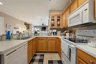 6900 E Riverside Dr, Austin, TX 78741 - Photo 10