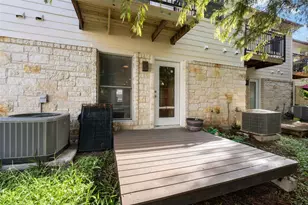 6900 E Riverside Dr, Austin, TX 78741 - Photo 26