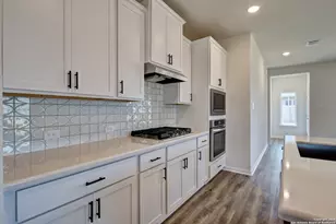 1504 Spechts Ranch Rd, New Braunfels, TX 78132 - Photo 2