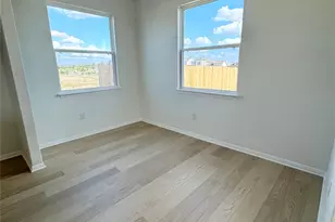 185 Young St, Buda, TX 78610 - Photo 4