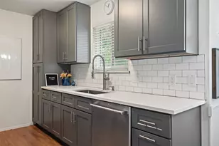 6607 Boleynwood Dr, Austin, TX 78745 - Photo 10