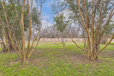 401 Oak Plaza, Austin, TX 78753 - Photo 2