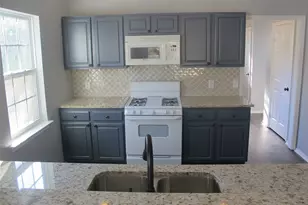 2805 E 22nd St, Austin, TX 78722 - Photo 4