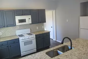2805 E 22nd St, Austin, TX 78722 - Photo 6