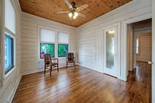 1711 E 7th St, Austin, TX 78702 - Photo 18