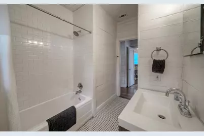 1711 E 7th Street, Austin, TX 78702 - Photo 22