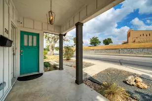 1711 E 7th St, Austin, TX 78702 - Photo 8