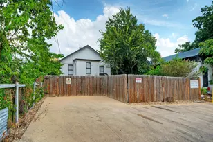1711 E 7th St, Austin, TX 78702 - Photo 32