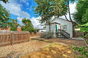 1711 E 7th St, Austin, TX 78702 - Photo 30