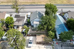 1711 E 7th St, Austin, TX 78702 - Photo 34