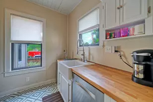 1711 E 7th St, Austin, TX 78702 - Photo 16