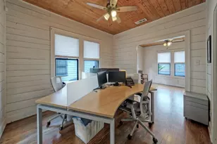 1711 E 7th St, Austin, TX 78702 - Photo 14