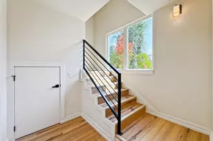 2309 Montopolis Dr, Austin, TX 78741 - Photo 2