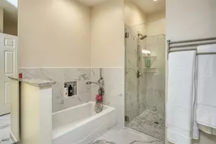 2409 Pecan St, Bastrop, TX 78602 - Photo 12