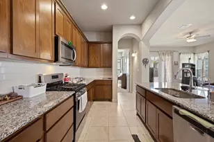 205 Clubhouse Dr, Georgetown, TX 78628 - Photo 8