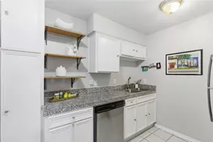 2021 Bluebonnet Ln, Austin, TX 78704 - Photo 4