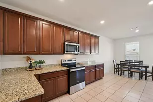 185 Katie Elder Dr, Jarrell, TX 76588 - Photo 18