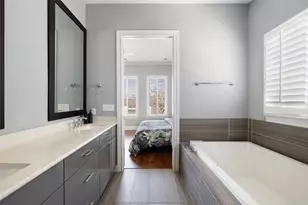 1023 Juniper St, Austin, TX 78702 - Photo 26