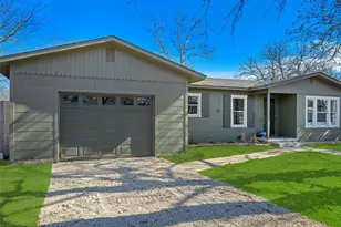 511 Olive St, Fredericksburg, TX 78624 - Photo 4