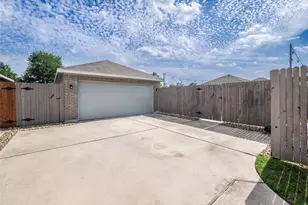 1625 Arapaho Mountain Pass, Leander, TX 78641 - Photo 28