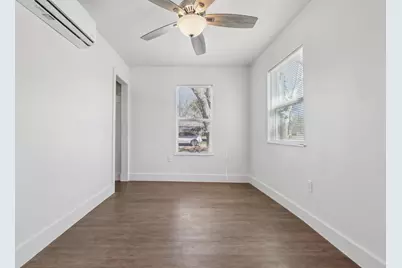 304 Harris Street, Smithville, TX 78957 - Photo 18