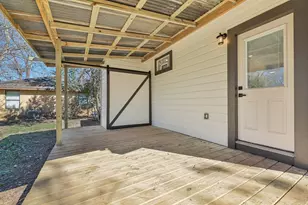 304 Harris St, Smithville, TX 78957 - Photo 24