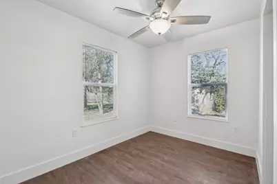 304 Harris Street, Smithville, TX 78957 - Photo 20