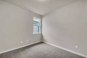 133 Walk Way Dr, Jarrell, TX 76537 - Photo 4