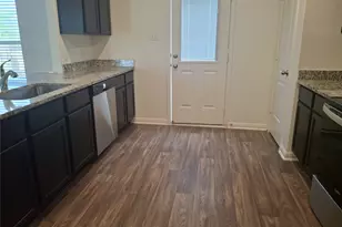 405 Riverdale Dr, Jarrell, TX 76537 - Photo 4