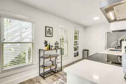 707 Highland Avenue, Austin, TX 78703 - Photo 18